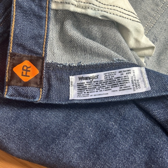Wrangler FR 31 Relaxed Fit Flame Resistant Jeans Men 32x34 FR31MWZ New Denim - Picture 9 of 12